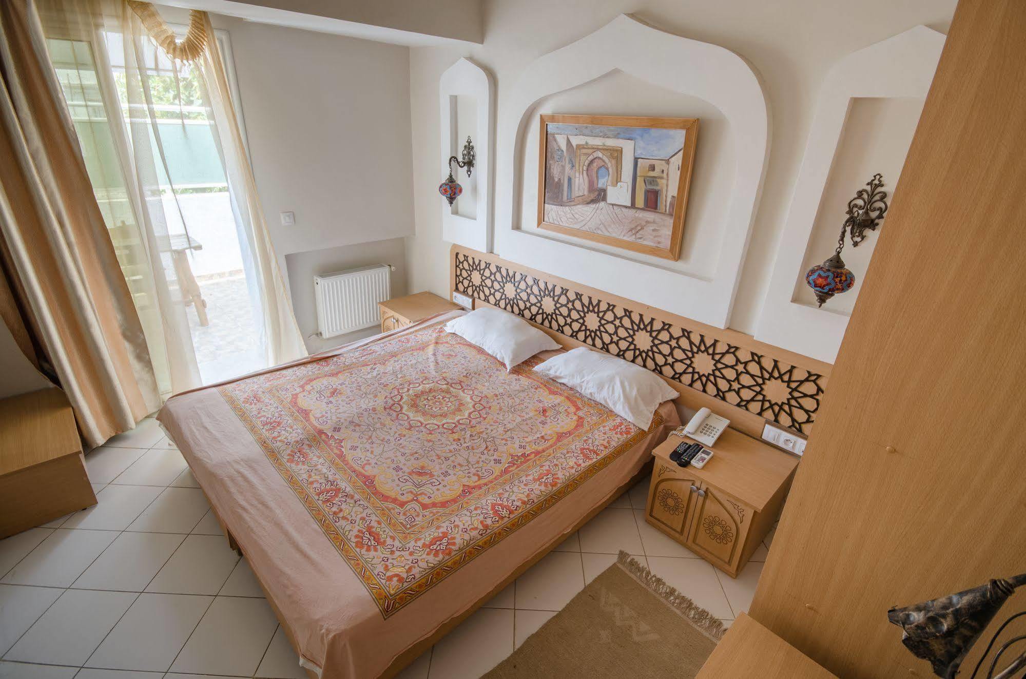 Hotel Saheb Ettabaa Тунис Экстерьер фото