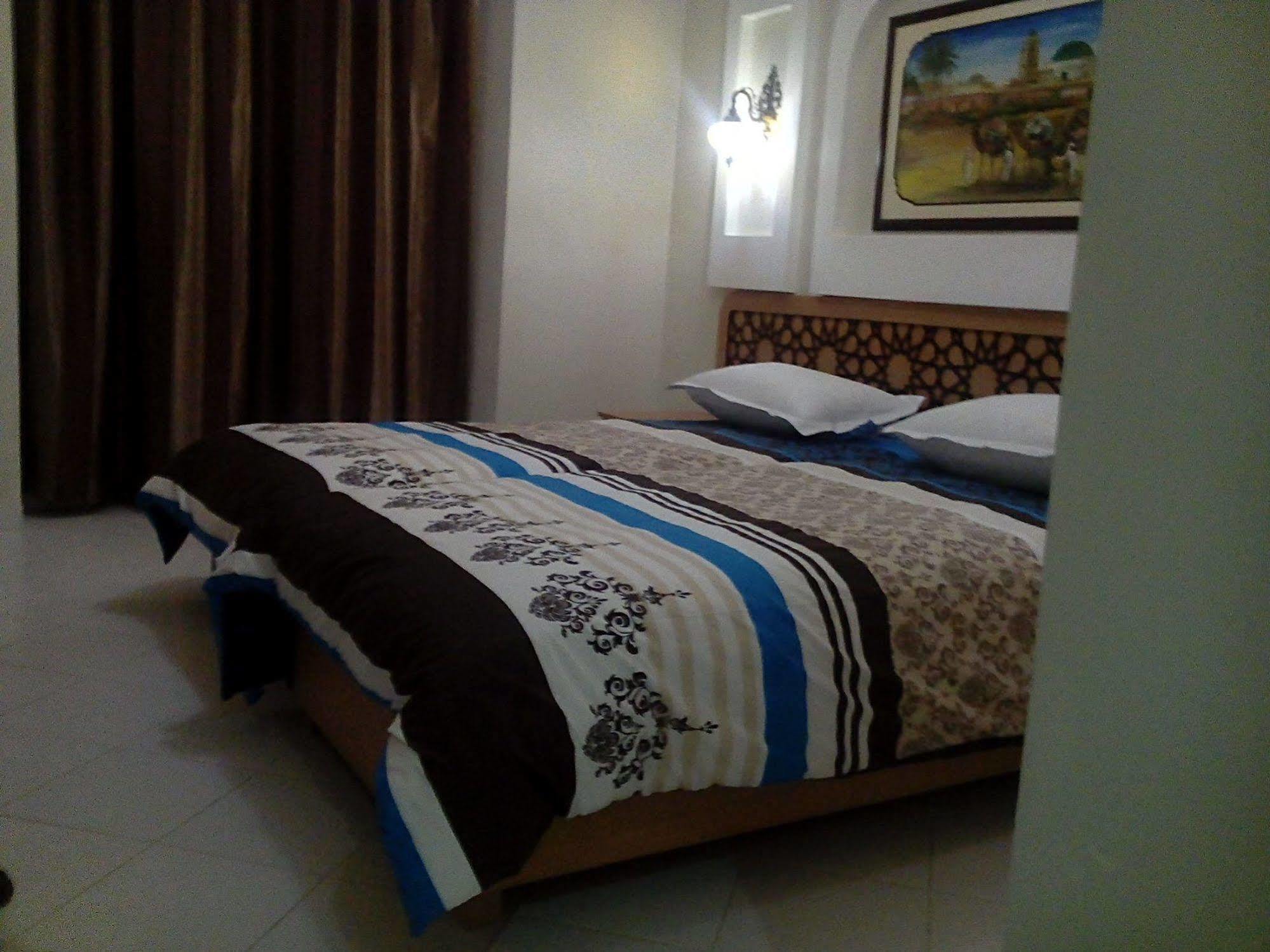 Hotel Saheb Ettabaa Тунис Экстерьер фото