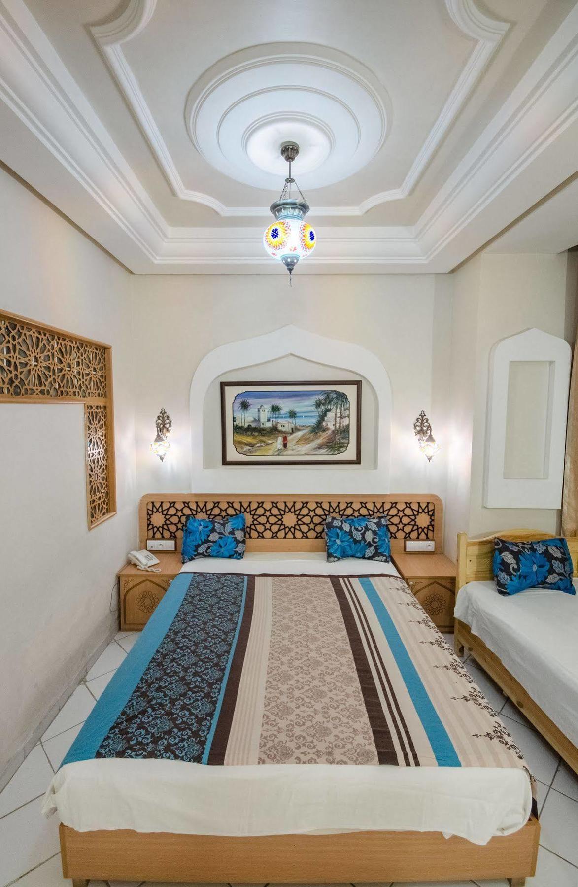 Hotel Saheb Ettabaa Тунис Экстерьер фото